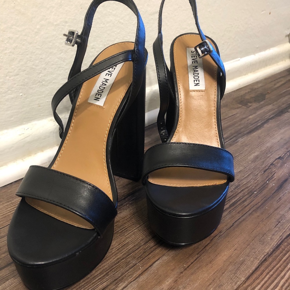 Brand new Steve Madden black pumps